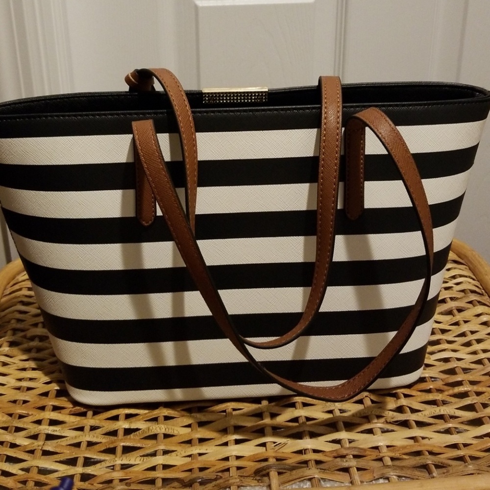 Aldo Afadolla Tote in Black-White Stripes - Picture 4 of 8